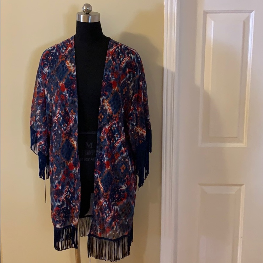 ⭐️3/$20⭐️ NWOT Sheer Fringed Kimono